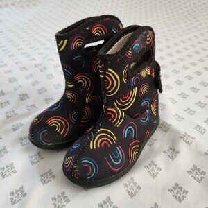Bogs Winter Boots for a Toddler size 9 Rainbow Print